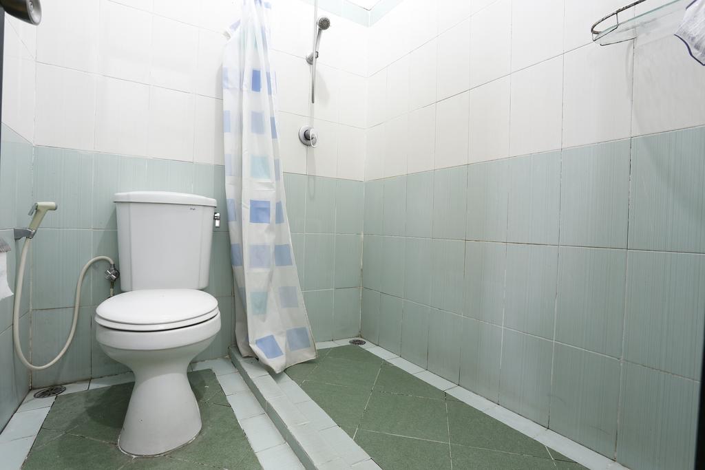Hotel Reddoorz Near Adisucipto Airport Yogyakarta Exterior foto