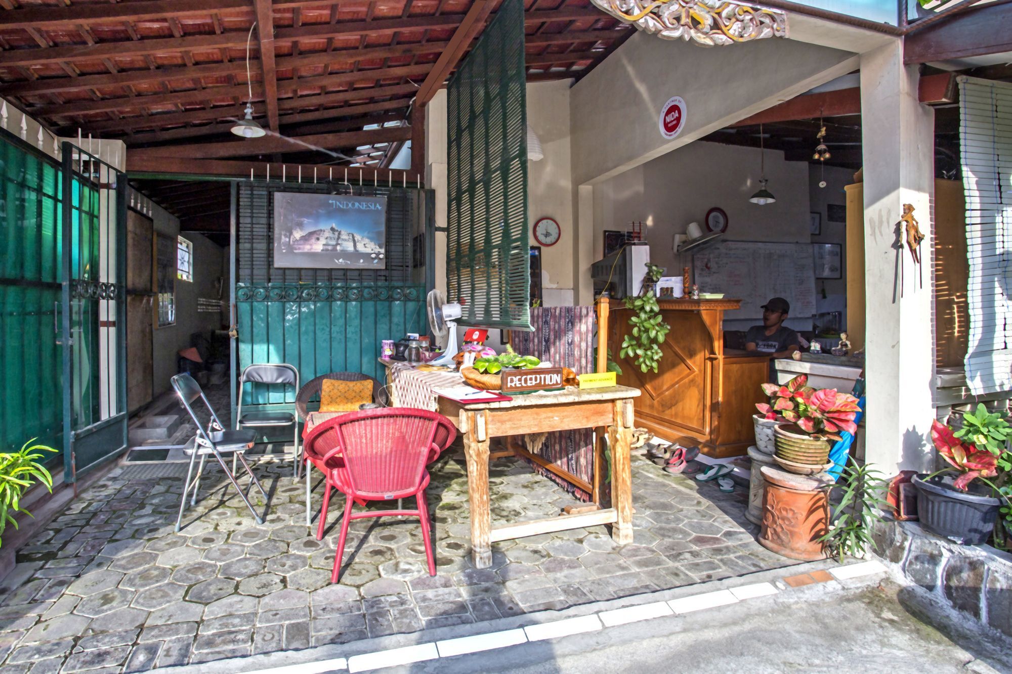 Hotel Reddoorz Near Adisucipto Airport Yogyakarta Exterior foto