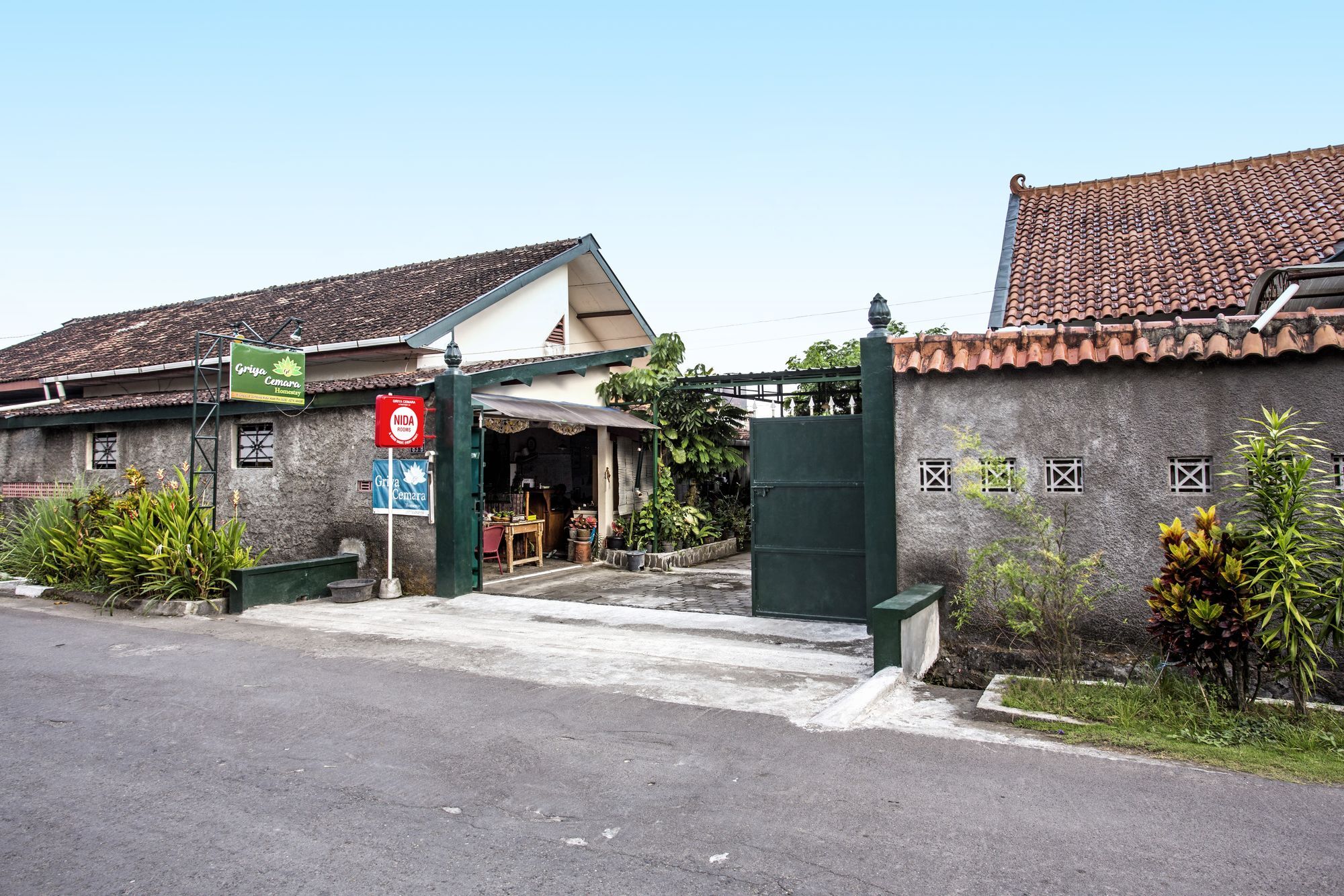 Hotel Reddoorz Near Adisucipto Airport Yogyakarta Exterior foto